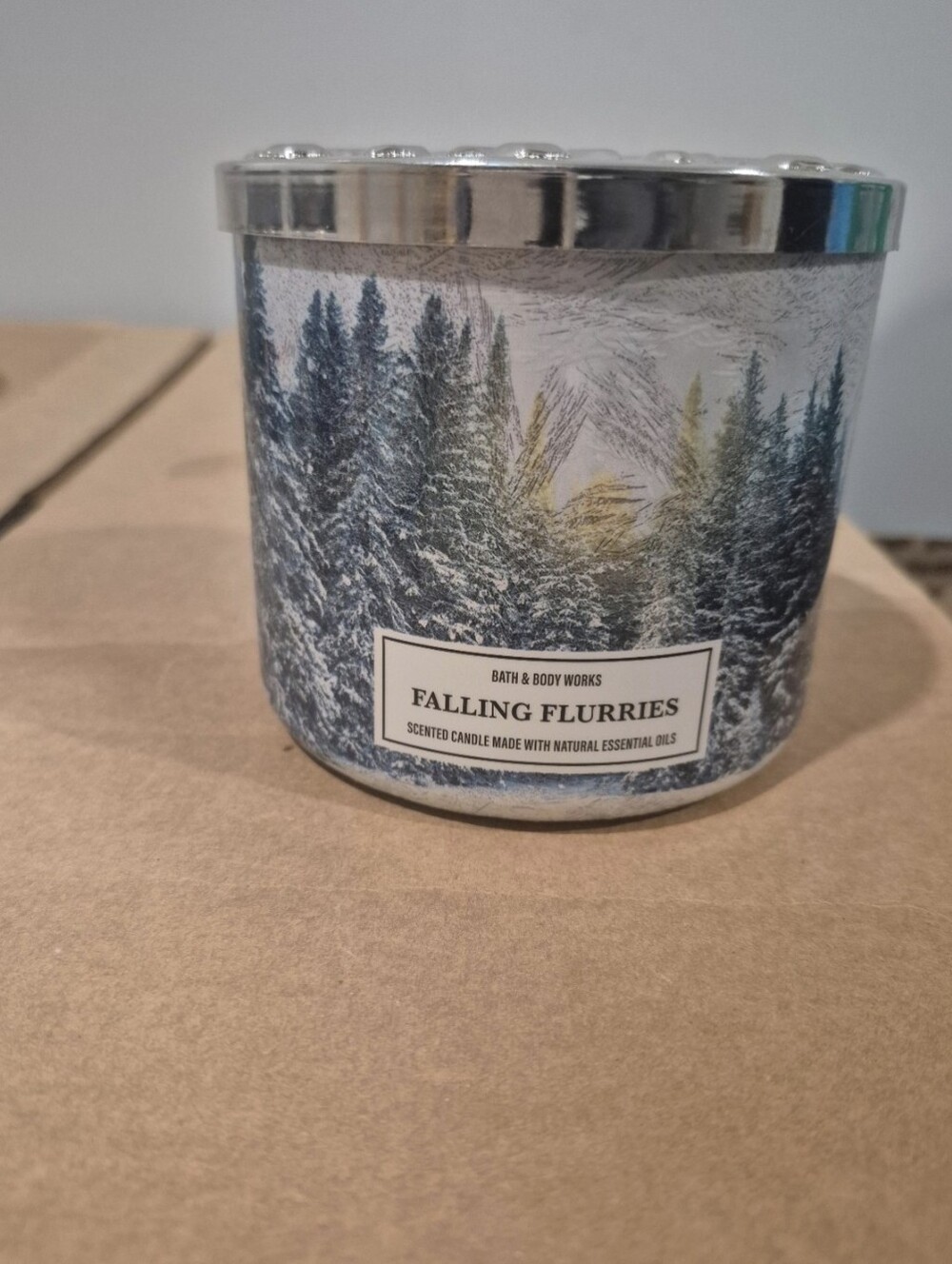 Bath and Body works falling flurries candle